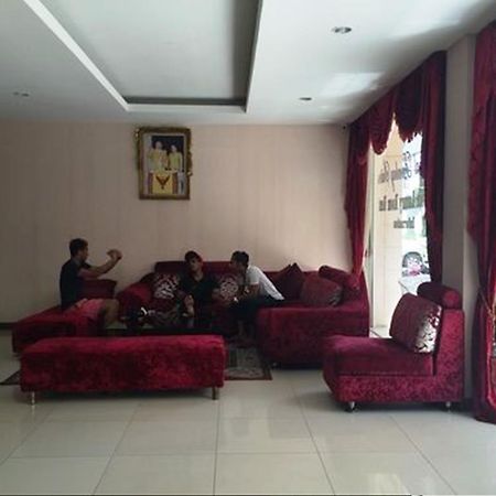 Royal Bombay Suites Jomtien Beach Exterior photo