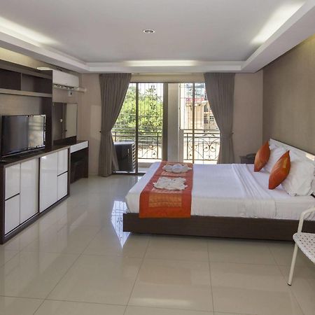 Royal Bombay Suites Jomtien Beach Exterior photo