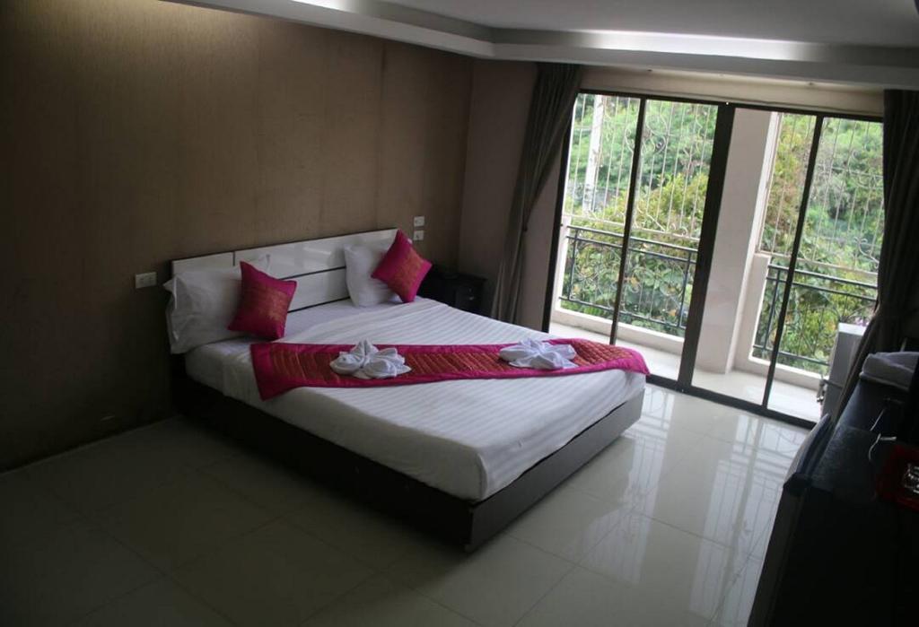 Royal Bombay Suites Jomtien Beach Exterior photo