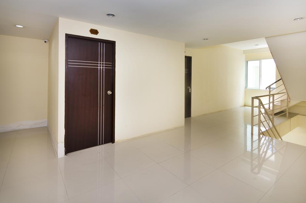 Royal Bombay Suites Jomtien Beach Exterior photo
