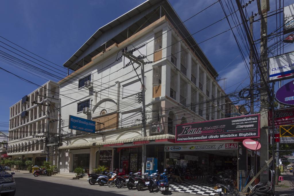 Royal Bombay Suites Jomtien Beach Exterior photo